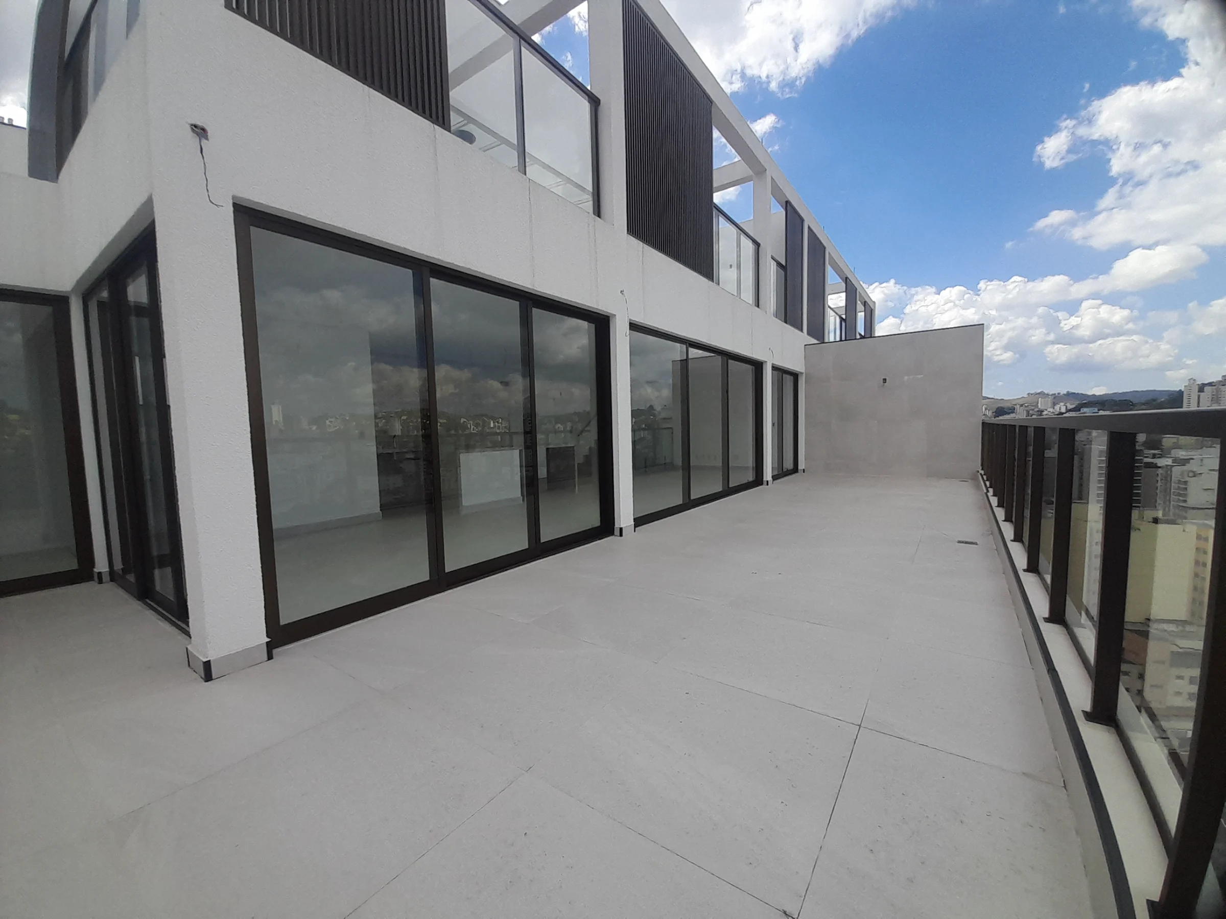 Cobertura Triplex 4 Quartos 2 Suítes - Bairro São Mateus